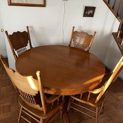 Vintage Solid Oak Round Pedestal Dining Set – 4 Pressed-Back Chairs