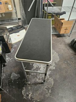 Small foldable table