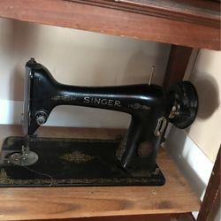 1930’s Singer Sowing Machine 