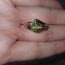 10k Gold Peridot Ring 