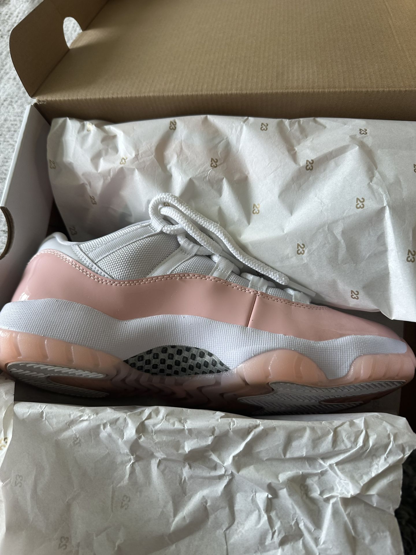 Jordan 11’s Woman’s