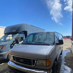 2006 Ford E-150 - LOW MILEAGE!