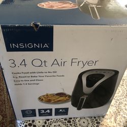 Brand New 3.4 Qt Insignia Air Fryer With Digital Display