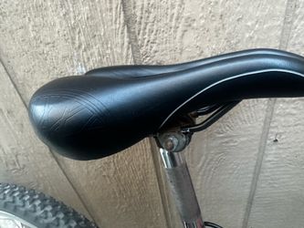 Soul cycle saddle