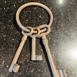 Rustic Western Large Cast Iron Skeleton Jail Keys on Ring. Rustic Brown 