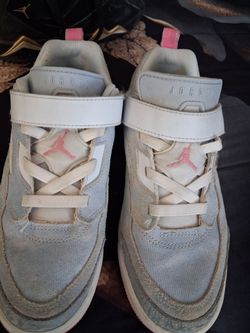 Girls Jordans size 3