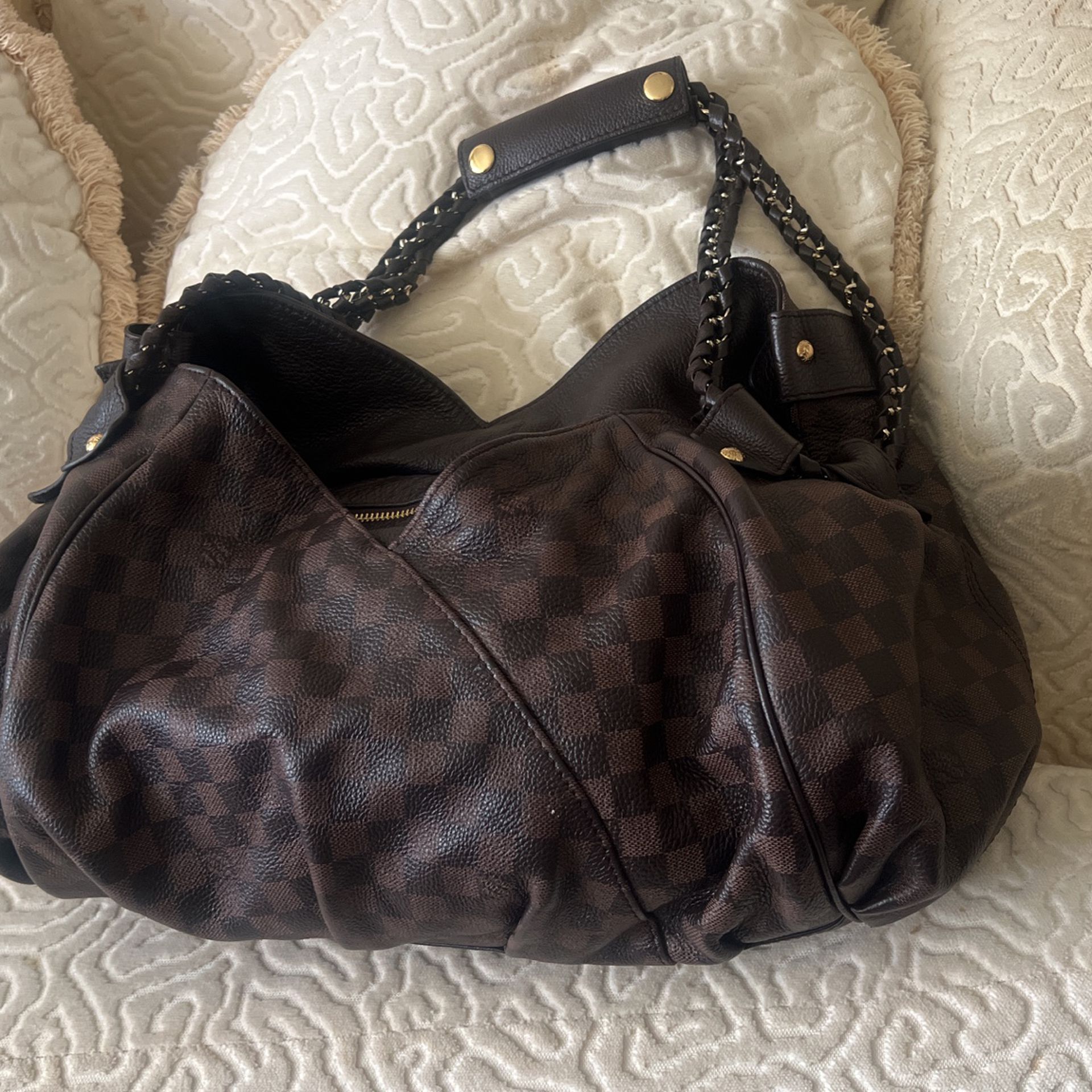 Authentic Louis Vuitton Shoulder Bag for Sale in Homestead, FL