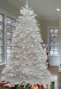 Christmas tree 7.5 feet  with light