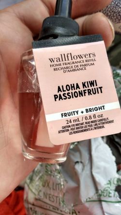 Bath & Body Works Wallflowers Home Fragrance Refill Aloha Kiwi Passion &KYAw