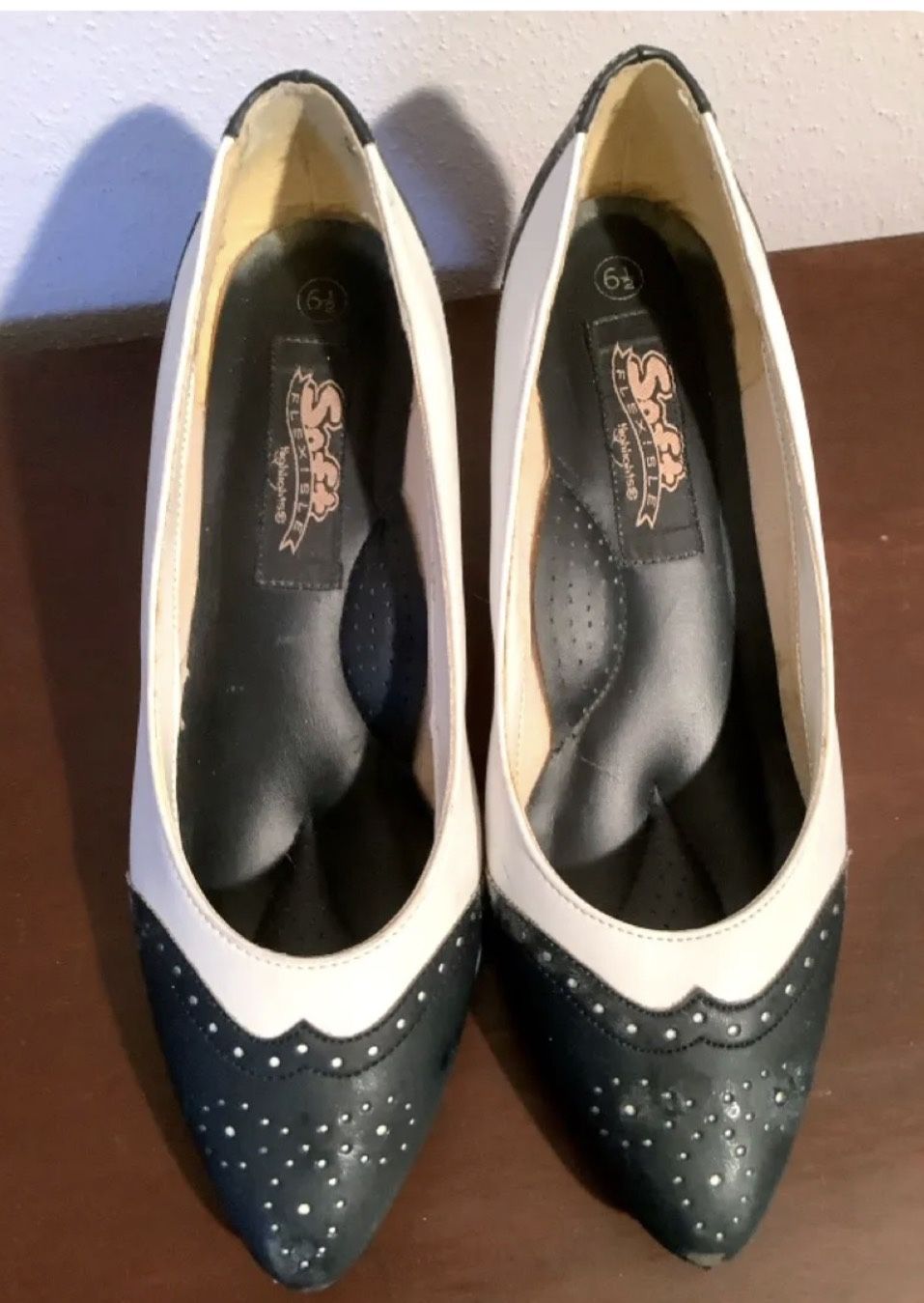 Vintage Soft Flexible By Highlights Retro Blue And White Heels Pumps Size 6.5