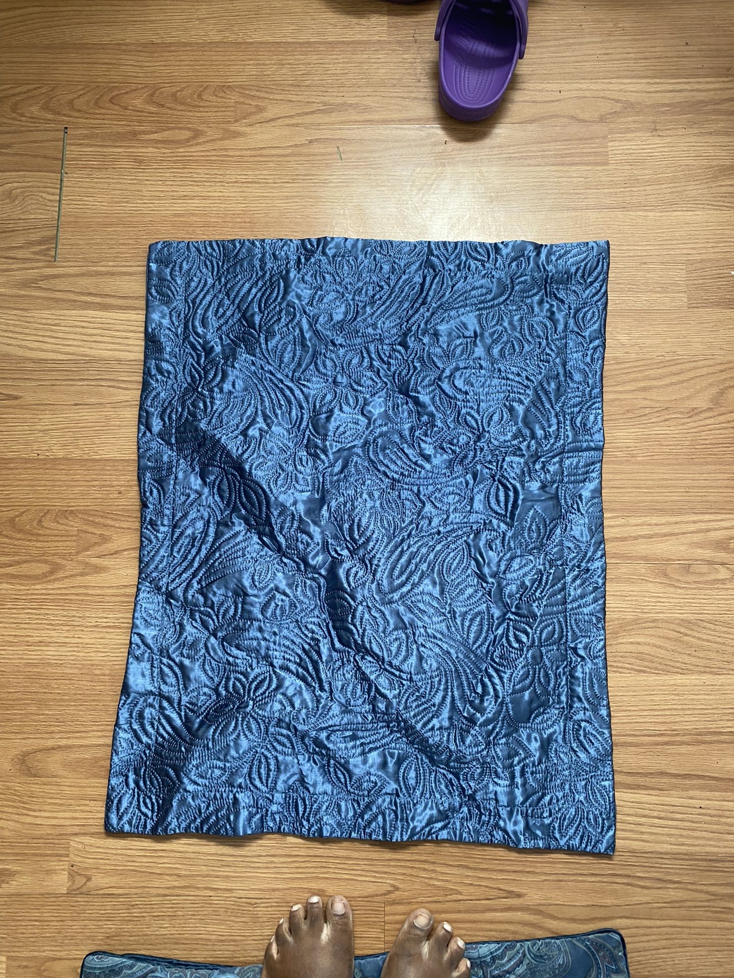 Comforters Size Queen Or Full Queen/plant Stand/vases/ Wall Candle Holder