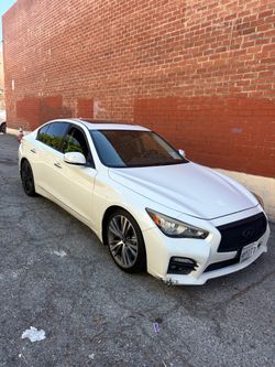 New 2015 Infiniti Q50s