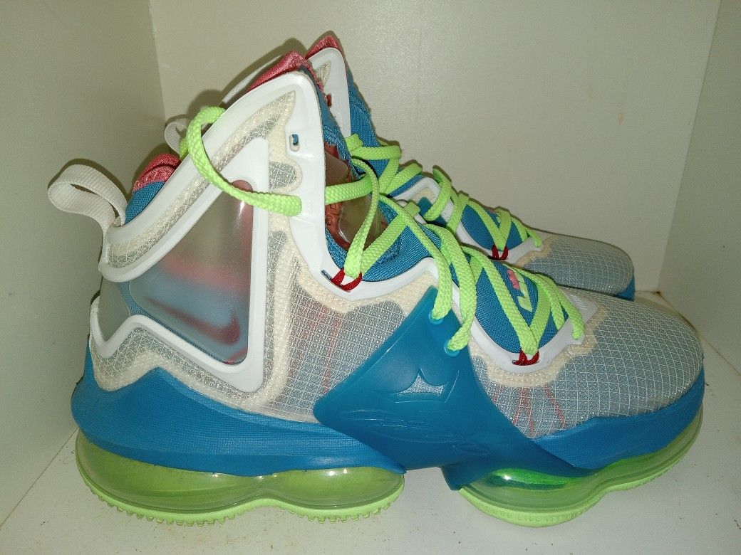 Nike LeBron 19 (Tropical) Size 8