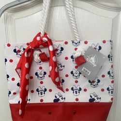 Disney’s Minnie Mouse Polkadots Tote With Scarf