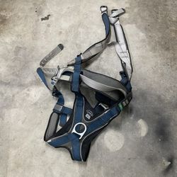 Barely Used Sala Harness Size Large 