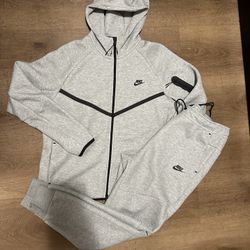 Men’s Nike Tech 