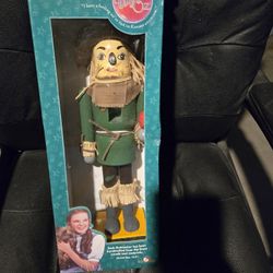 Wizard Of Oz Scarecrow Nutcracker 