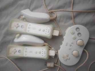 Wii controllers
