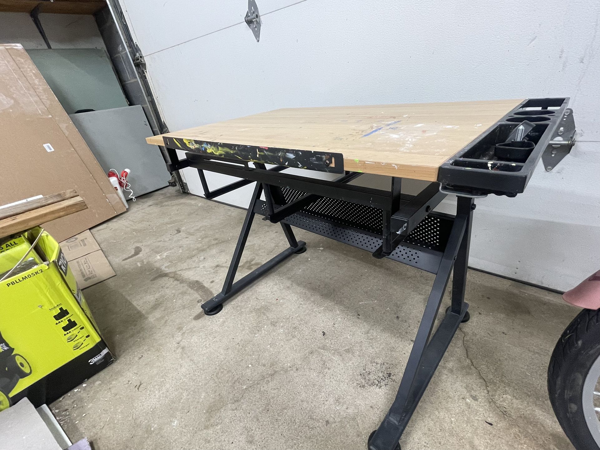Art Table