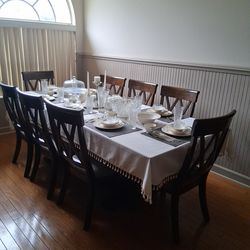 Brown Grand Dinner Table