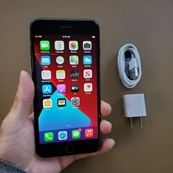 iPhone 7 Plus - UNLOCKED - Like New 