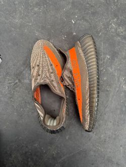 adidas Yeezy Boost 350 V2  Carbon Beluga size 10