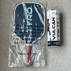 Rally Tyro Pickleball Paddle Lightweight 7.0-7.5 oz With 3 Pack Balls