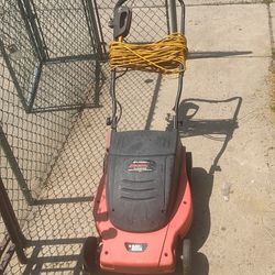 Large 19' Black 🖤 N Decker Electric Corded Lawn Mower 