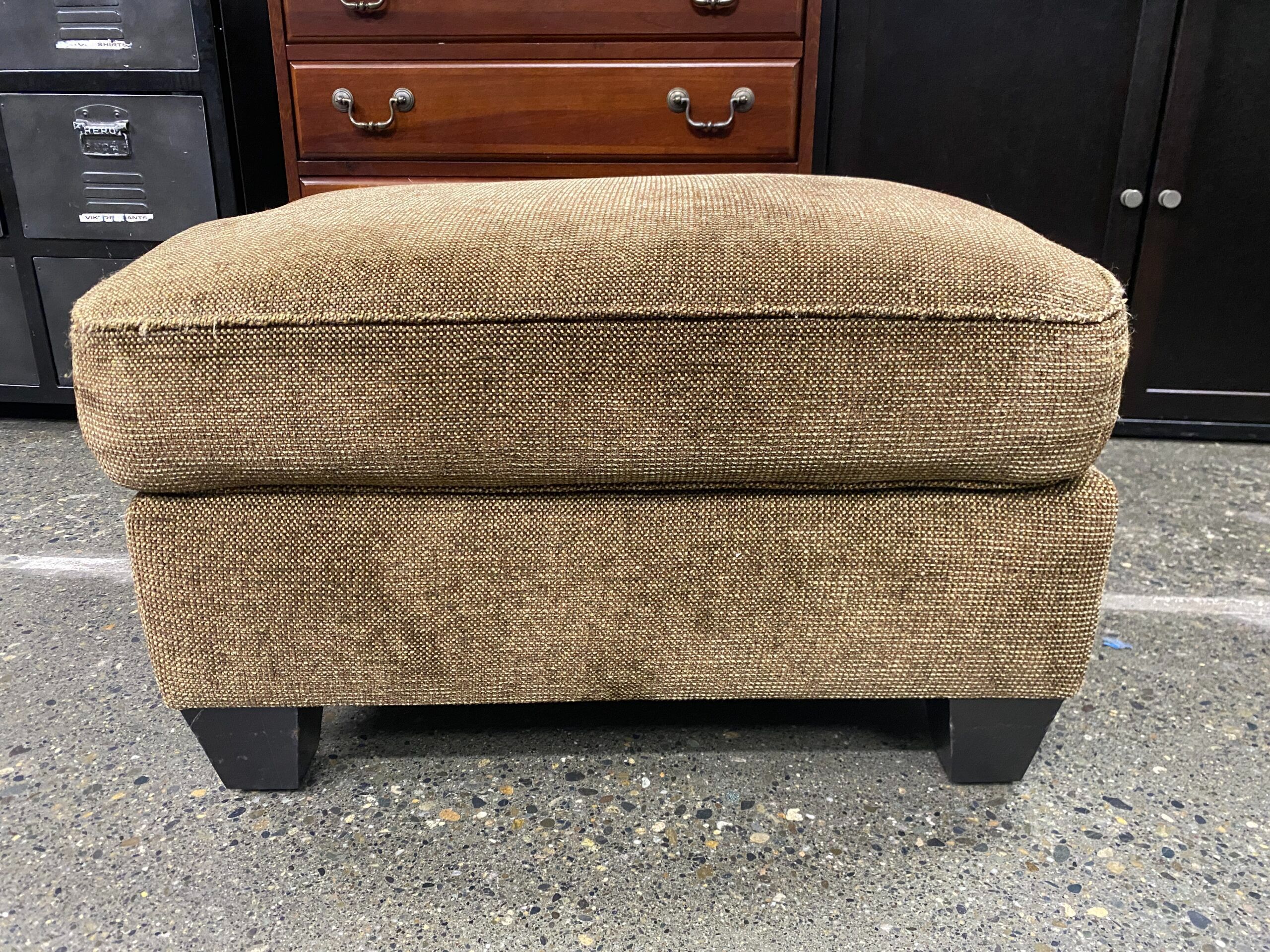 JONATHAN HUTTON Holly Hunt Brown Ottoman