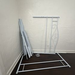 Full size metal Bedframe