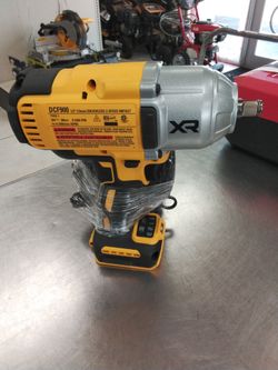 DEWALT DCF900 XR 1/2" Brushless Impact Wrench