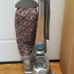 NEW cond KIRBY SENTRIA2 VACUUM WITH COMPLETE ATTACHMENTS  , SHAMPOO SYSTEM  , AMAZING POWER SUCTION  , WORKS EXCELLENT  , IN THE BOX 