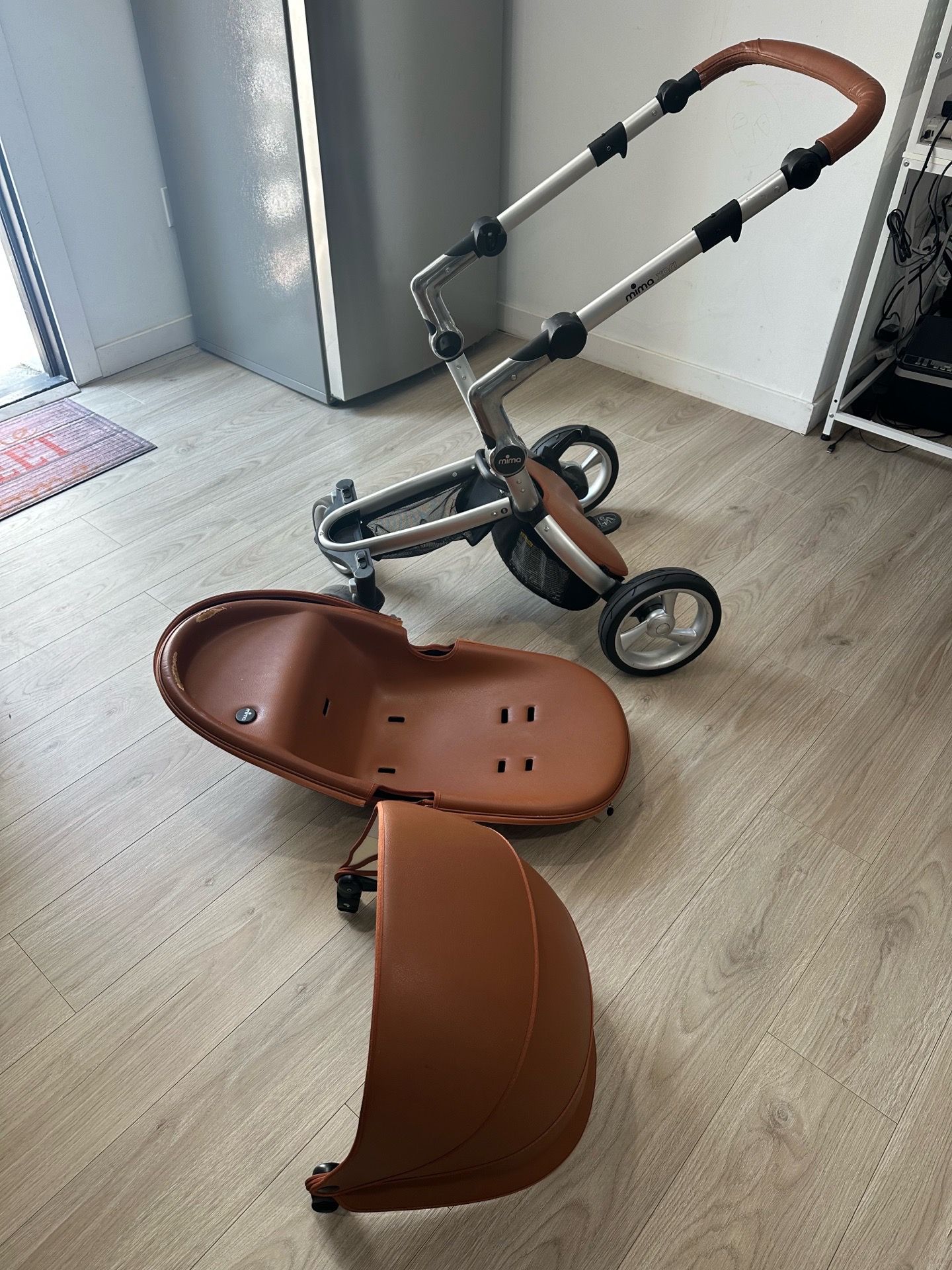 Mima Xari Max stroller chassis , sunshade and accessories