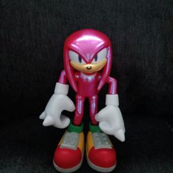 JAKKS Pacific Sonic The Hedgehog Knuckles With Chaos Emerald 4 in Action Figure