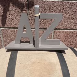 Book 📕 Shelf Holders 