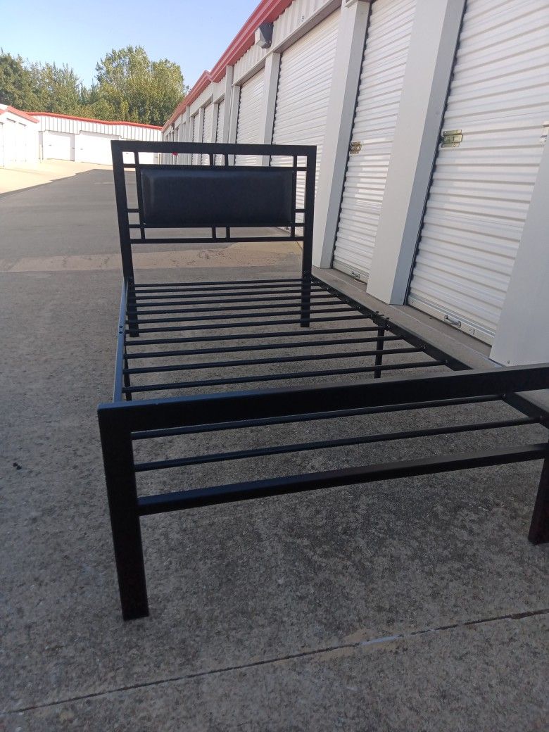 Twin Bed Frame Free Mattress