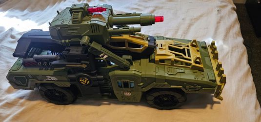 Military tank and Plane