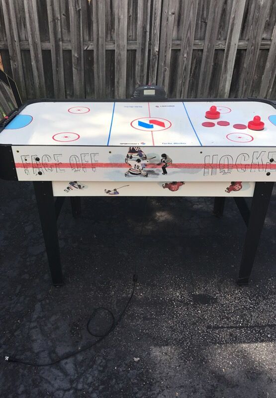 Plug in air hockey table