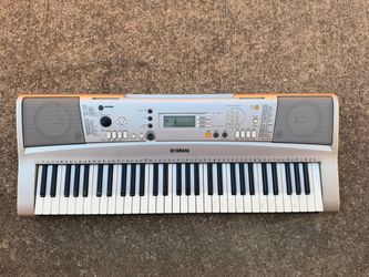 Yamaha PSR-E313 61-Key Digital Keyboard – Good Condition