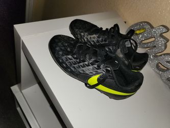 NIKE soccer cleats 13c
