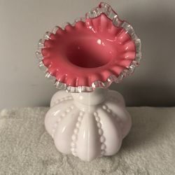 7 1/2 Fenton Melon Peach Milk Glass Jack In The Pulpit Ruffle Top Vase Vintage