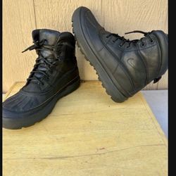 Nike ACG Boots Mens 9.5 Black Waterproof Duck Woodside II 525393-090 Shoes
