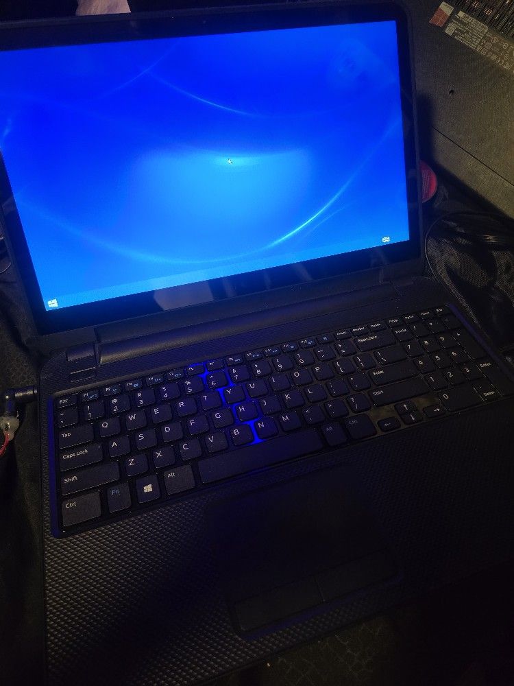 Laptop Works 40$ No Charging Cable