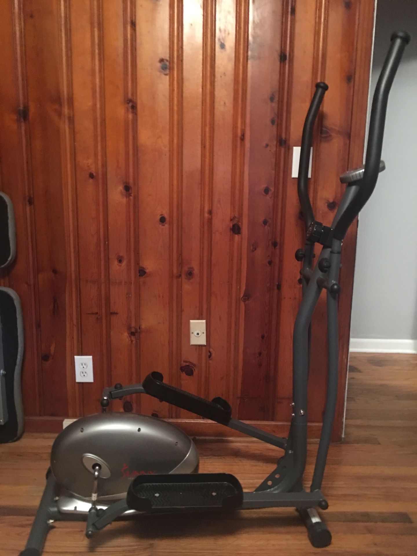 Brand new! Fully assembled! Magnetic G8300 Elliptical Bike Machine Trainer by Sunny Health & Fitness