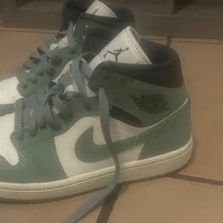 Air Jordan’s Size 8 Women
