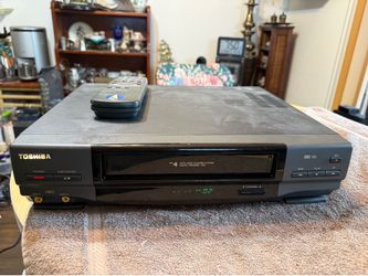 Toshiba M-44 VCR 4-Head Video Cassette Recorder VHS Player w/Remote Tested Works
