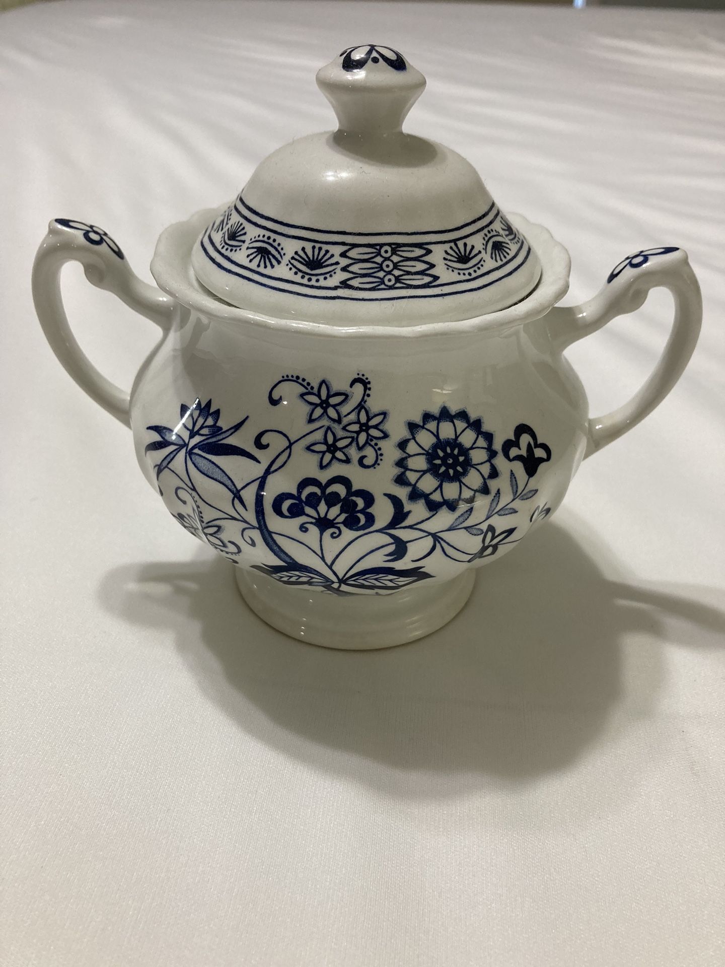 J&G Meakin Classic White Blue Nordic Sugar Bowl (price includes shipping)