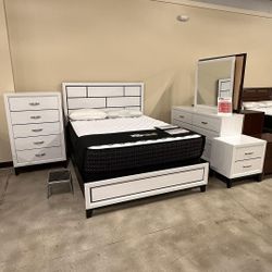 Akerson White 5 Piece Queen Panel Bedroom Set ▪️▪️ Delivery and Finance Available▪️New▪️