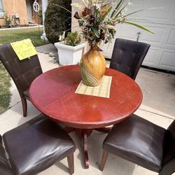 Round Table With Chairs