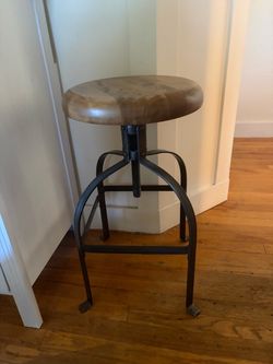 Adjustable Swivel Stool